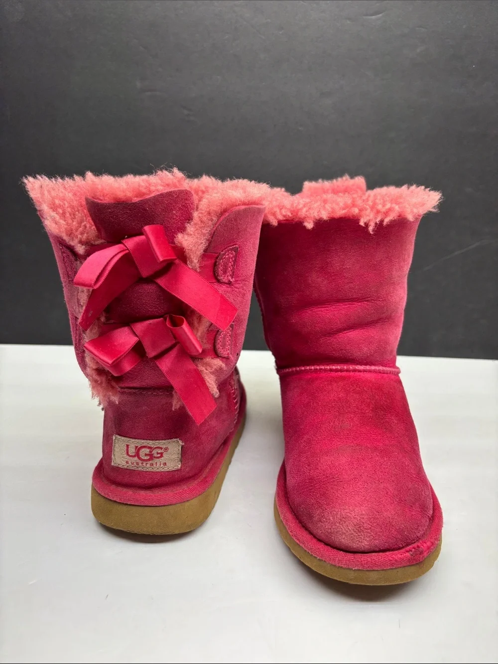 UGG Kids Pink Shearling Bow Boot, SZ 3 little girl, box 3 G